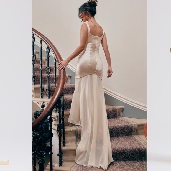 HOUSE‎ OF CB 'Vittoria' Champagne Chiffon Floor Length Gown NWOT size M $399 - Picture 3 of 12